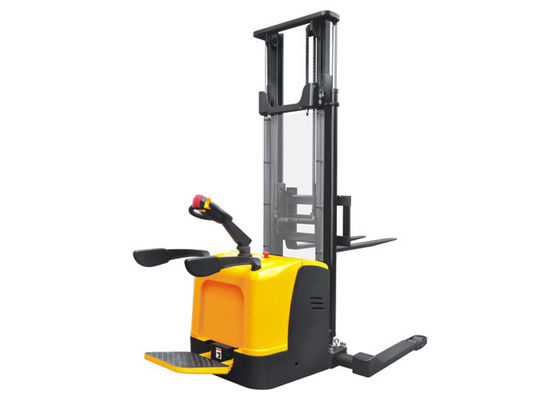 คุณภาพ  Rider Straddle Electric Pallet Stacker 2.5 - 5.6 Meters Lifting Height Multi Function โรงงาน
